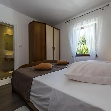 Spacious Three-bedroom Balun With Pool Poreč