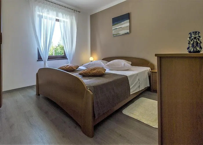 Villa Spacious Three-bedroom Balun With Pool *