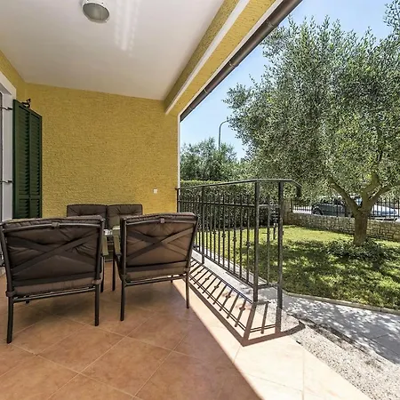 Spacious Three-bedroom Balun With Pool * Porec