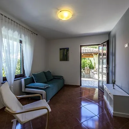 Spacious Three-bedroom Balun With Pool 빌라 *