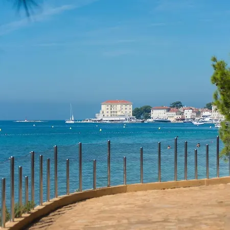 Vila Spacious Three-bedroom Balun With Pool