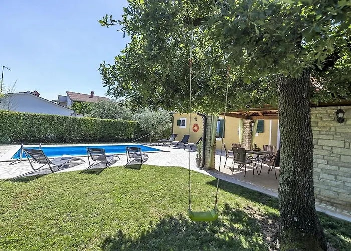 Vila Spacious Three-bedroom Balun With Pool Porec